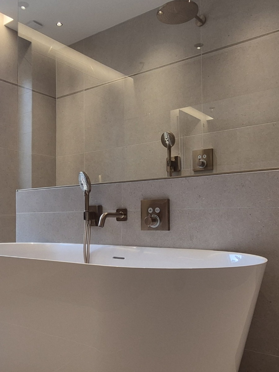 Faïence murale salle d'eau design contemporain Lyon