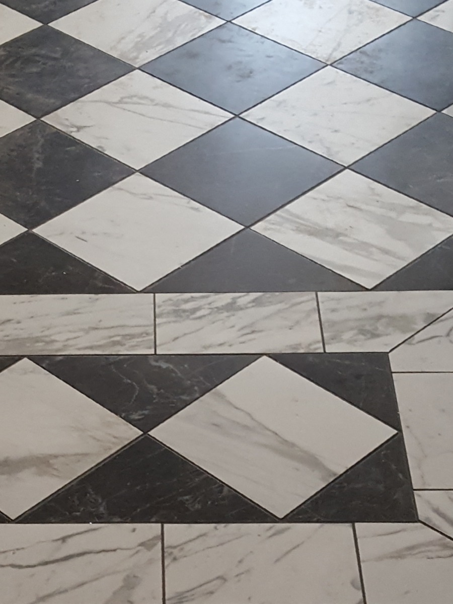 Réalisation carrelage damier Giroud Carrelage Lyon