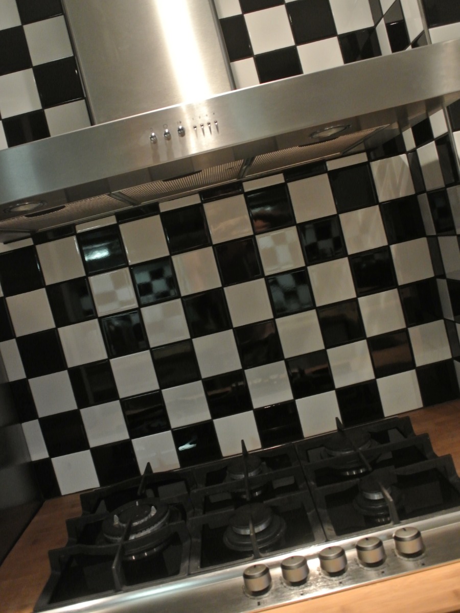 Réalisation carrelage crédence cusine damier Giroud Carrelage Lyon